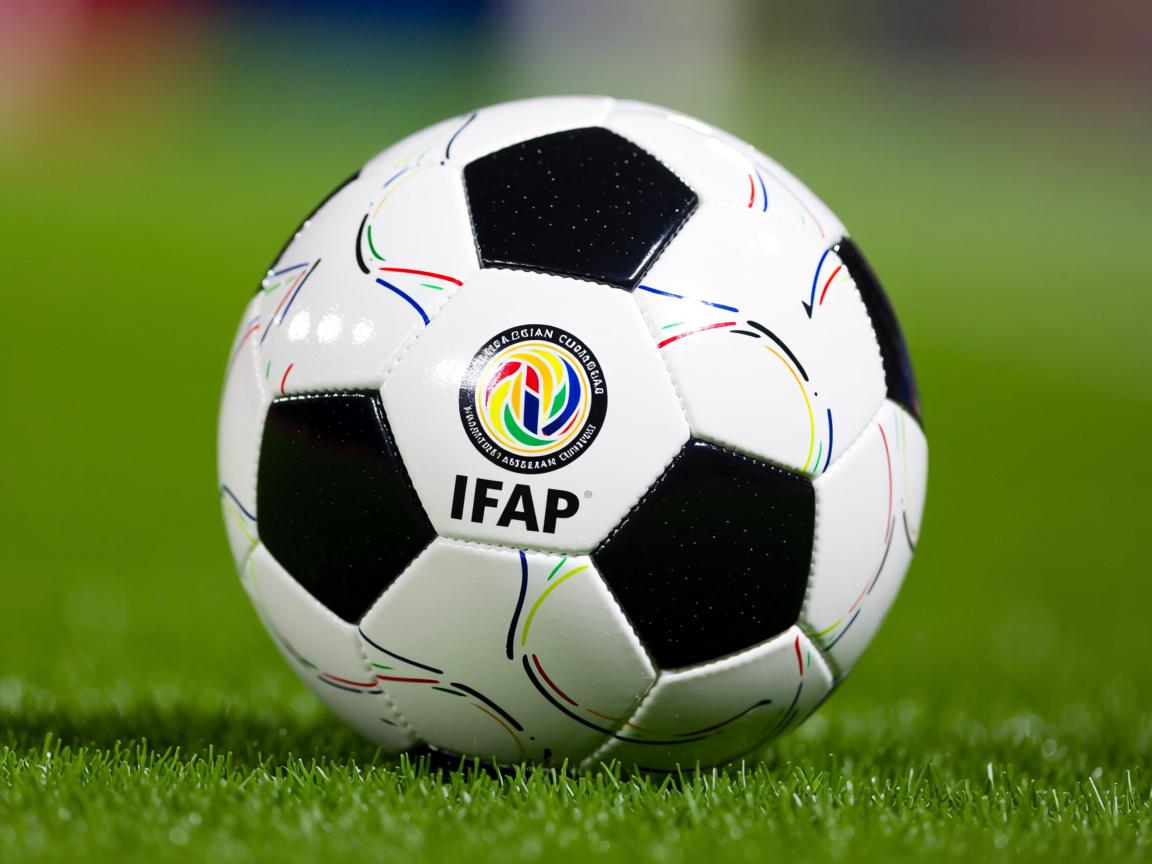 开云体育官网下载-埃弗顿改变阵型提升后防稳定性，埃弗顿换帅  第3张